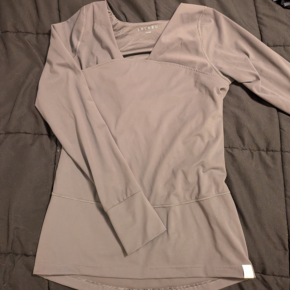Lalabu Women's Baby-wearing Gray Long Sleeve Top